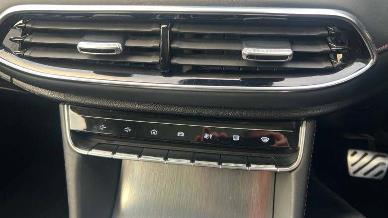 MG Hs 1.5 T-GDI Exclusive 5dr DCT Petrol Hatchback